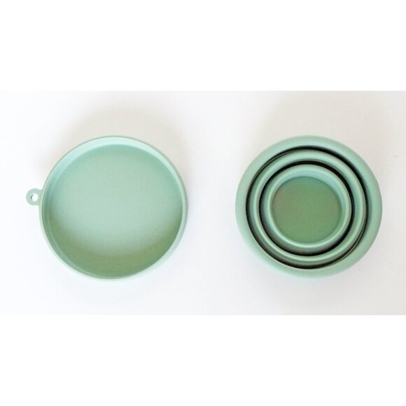 Lot of 5 Collapsible Silicone cups with Lids 6oz size Light Green New in Box - Picture 8 of 8